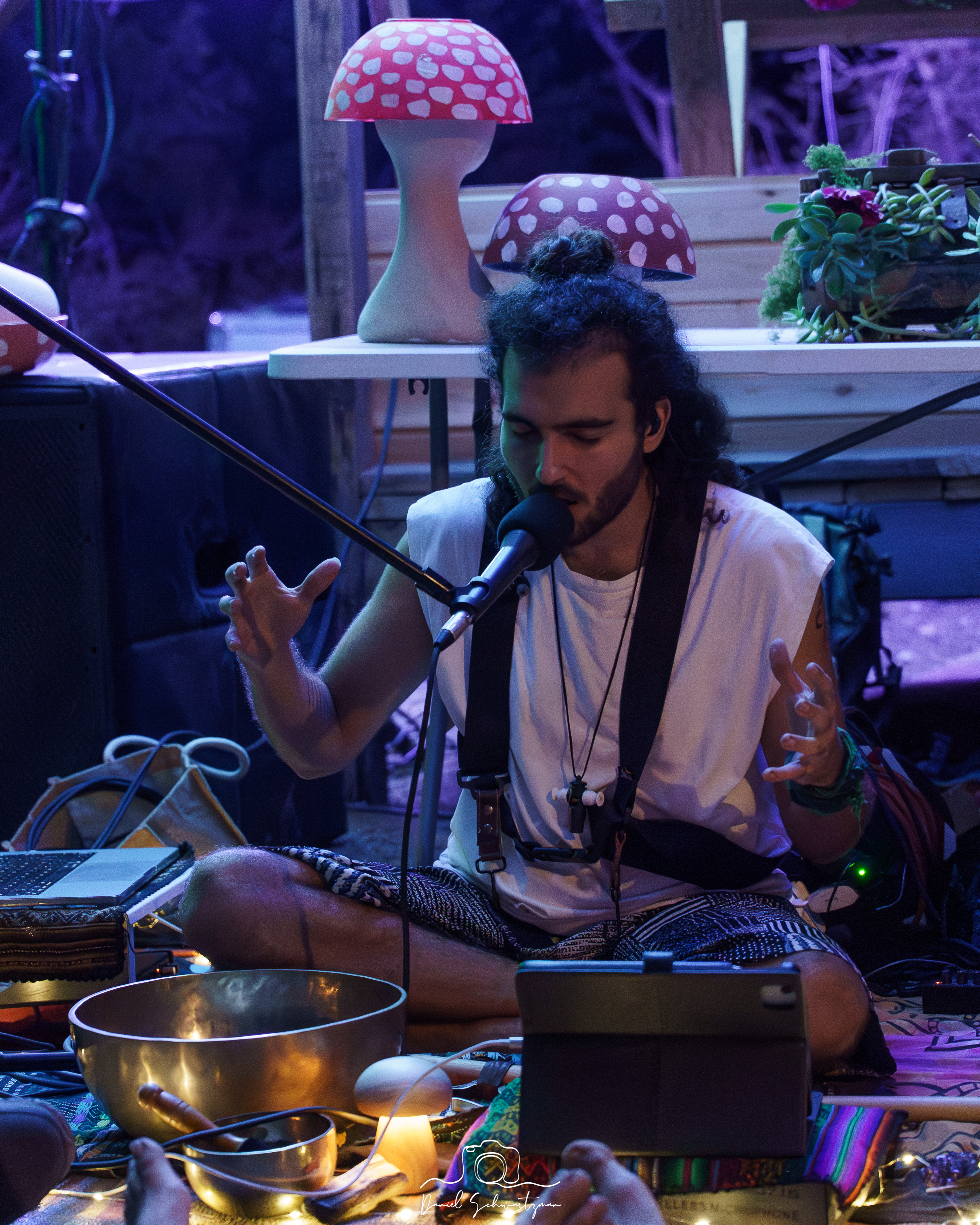 Sound healing session with mystical atmosphere